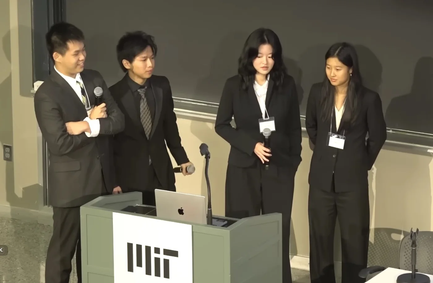 Kidney Buddy team presenting at MIT
